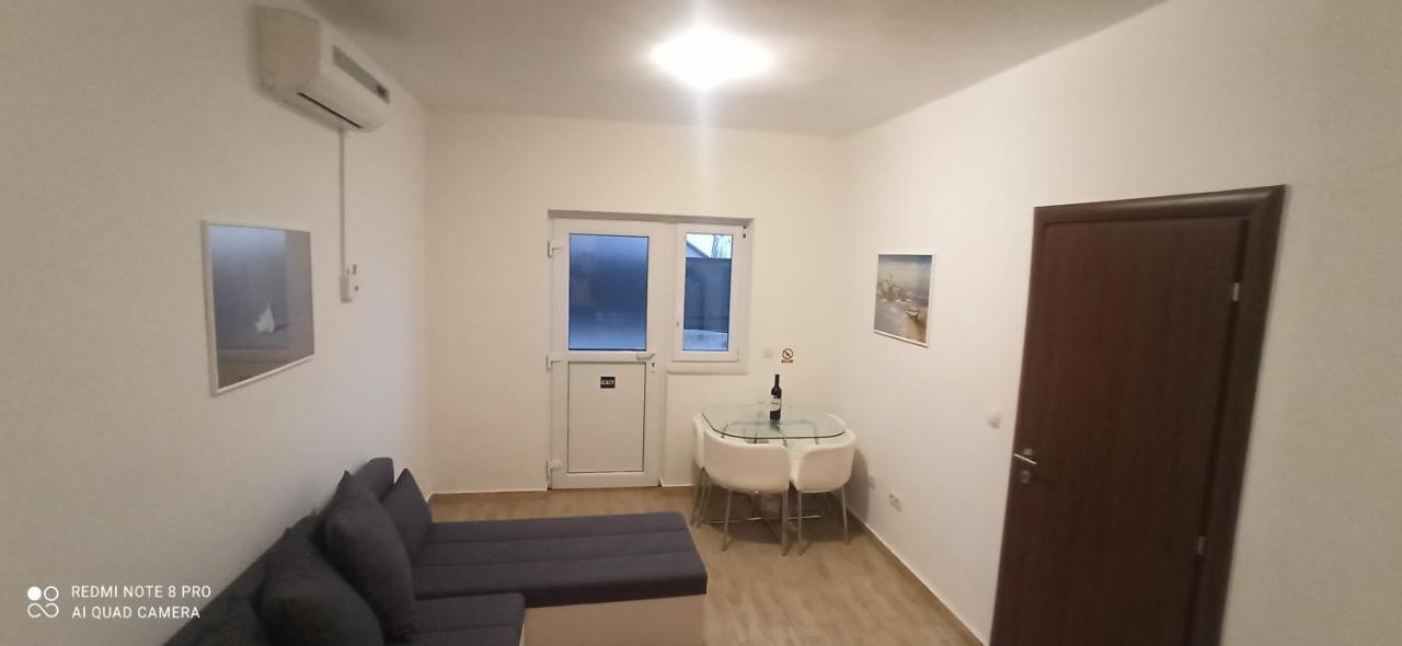 Apartment On The Beach 로크바 로고즈니차 외부 사진